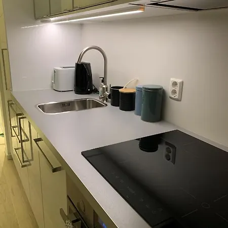 Modern In Centre Apartamento